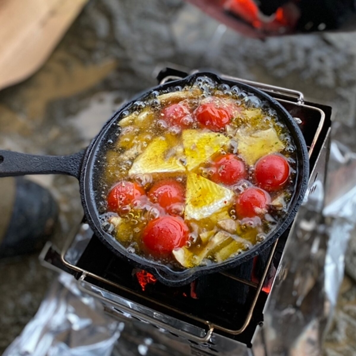 スキレット料理 トマト チーズの絶品アヒージョ レシピ 作り方 By ふたりごと 楽天レシピ スキレット料理 トマト チーズの絶品アヒージョ レシピ 作り方 By ふたりごと 楽天レシピ